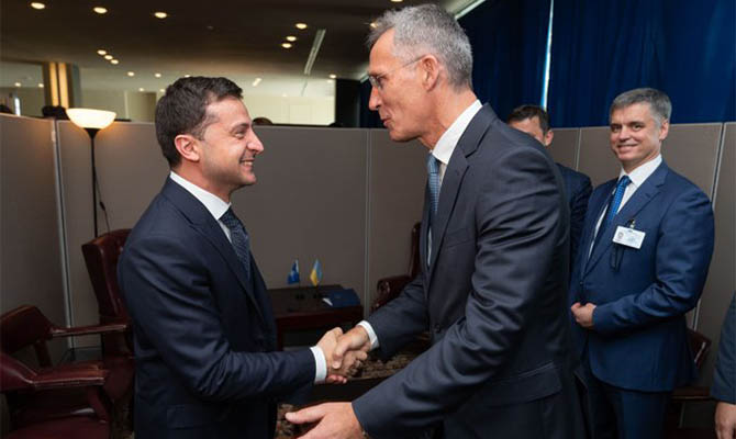 Зеленский хочет присоединить Украину к программе расширенных возможностей НАТО