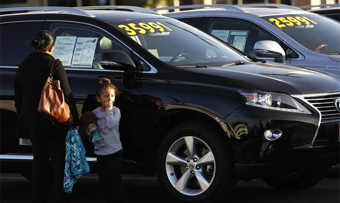 Руководство ГФС трех областей подозревается в махинациях при импорте авто из США