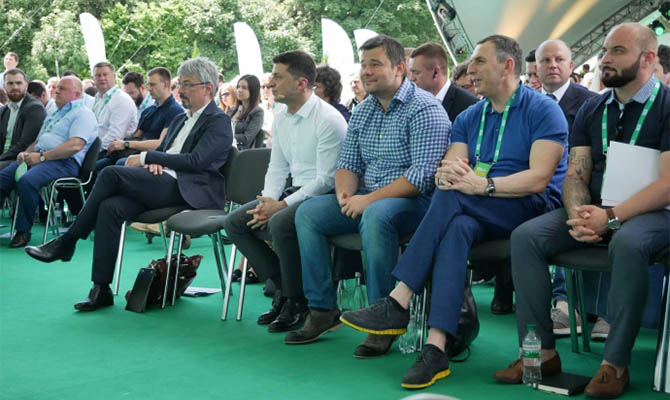 «Cлуга народа» остается лидером политических симпатий большинства украинцев, – опрос «Рейтинг»