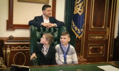 Зеленский с детьми звонил Богдану, Гончаруку и Баканову
