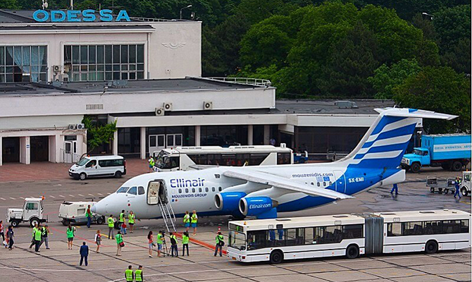 Аэропорт Одессы эвакуировали из-за минирования