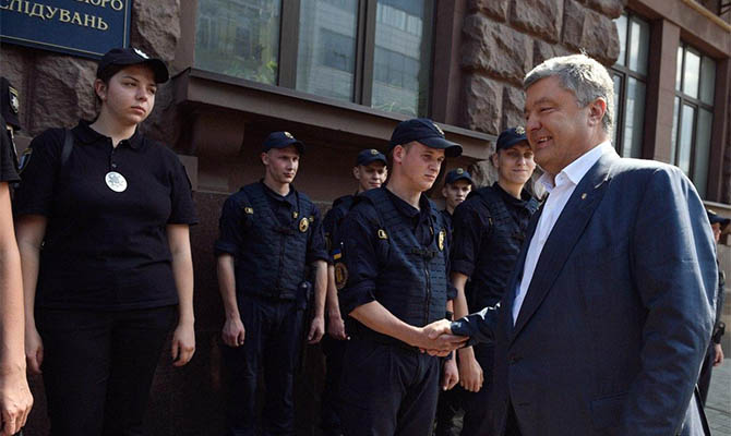 Порошенко ждут на допрос по делу о госизмене