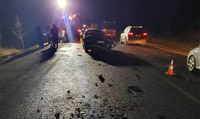 В Закарпатской области девять человек госпитализировали после ДТП