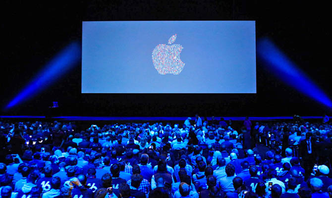 Apple побила рекорд продаж на фоне спроса на новые iPhone