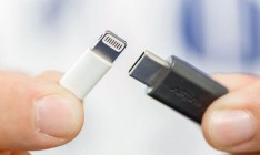 Евродепутаты проголосовали за введение универсального разъема для зарядки смартфонов