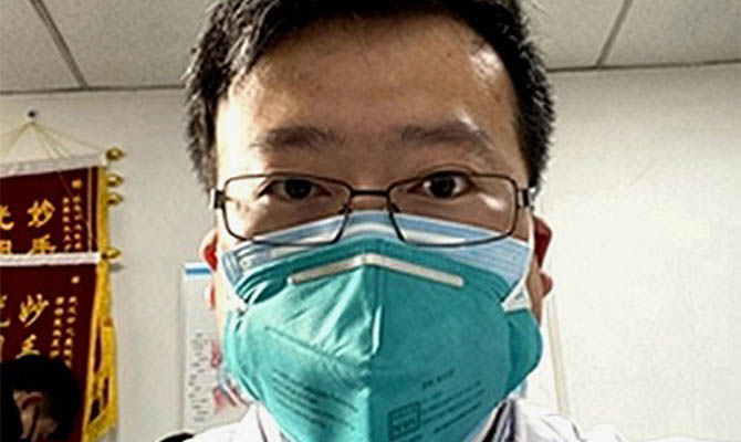 В Китае умер врач, предупредивший о вспышке нового вируса