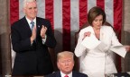 Трамп обвинил Пелоси в совершении преступления из-за разорванного текста его речи