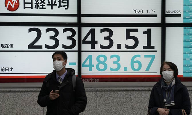 В Китае зафиксирован рекордный рост смертей от нового коронавируса