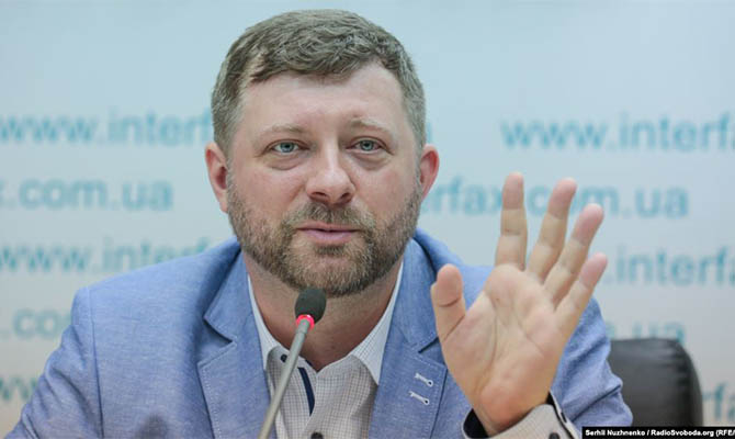 В «Слуге народа» заявили о нежелании вписывать «особый статус» Донбасса в Конституцию