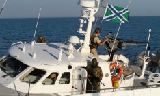 Российские пограничники задержали в Азовском море судно с украинцами