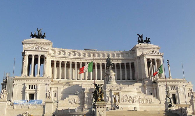 В МИД рекомендуют воздержаться от посещения некоторых провинций Италии, МАУ усиливает меры безопасности