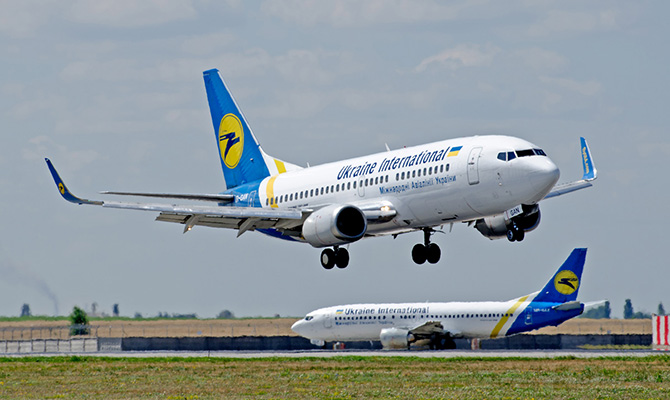 МАУ сокращает рейсы в ряд европейских стран и внутри Украины