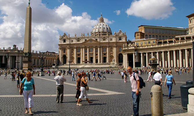 Пасхальные службы в Ватикане пройдут без верующих