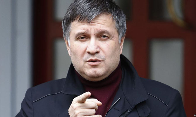 Аваков хочет как можно скорее ввести в Украине «тотальный полный карантин»