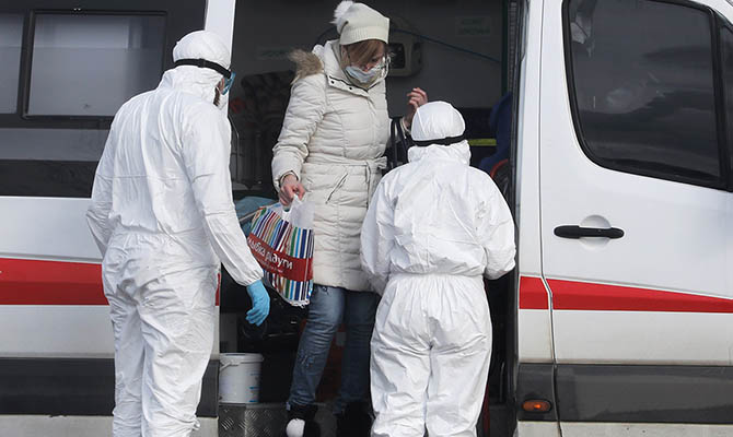 В России уже более 400 заразившихся коронавирусом