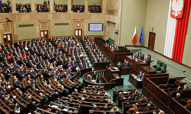 Депутаты Сейма Польши переходят на удаленную работу