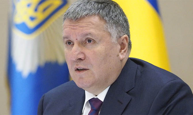 МВД больше не будет пропускать в страну самолеты с украинцами