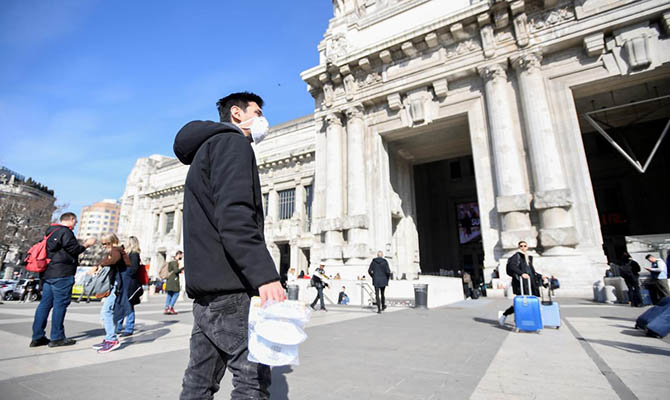 Французы будут использовать смартфоны с QR-кодом для выхода из дома