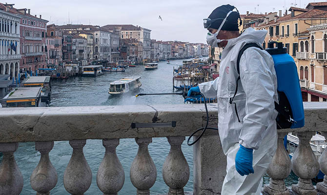 В Италии за сутки от коронавируса снова умерли более 700 человек