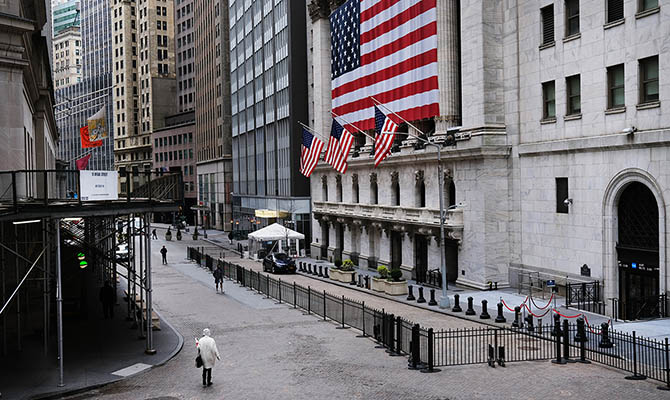 В США число умерших пациентов с коронавирусом превысило 30 тысяч