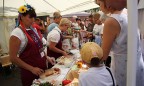 В Черновцах, не дожидаясь решения Кабмина, разрешили работать продовольственным рынкам