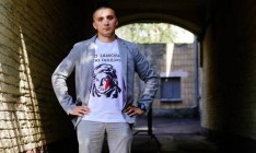 Активист Стерненко уведомлен о подозрении в умышленном убийстве и ношении холодного оружия