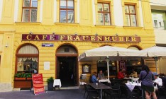 Мэрия Вены разослала горожанам ваучеры на €25 и €50 для похода в кафе