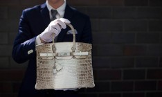 Самые дорогие сумки в мире подешевели вдвое из-за коронавируса