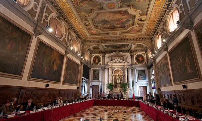 Венецианская комиссия обнародовала срочные выводы по украинскому законопроекту о референдуме