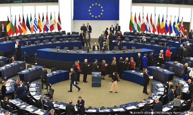 Европарламент не признал Лукашенко президентом и проголосовал за санкции