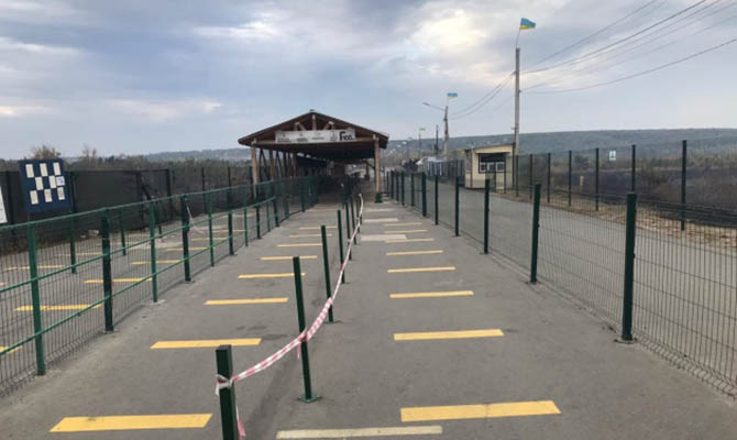 КПВВ «Станица Луганская» не работает, устраняют последствия пожара