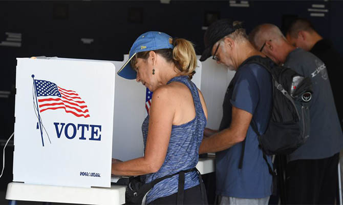 На выборах в США уже досрочно проголосовали более 6,6 млн человек