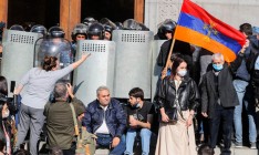 После протестов в Ереване задержаны 10 лидеров оппозиции
