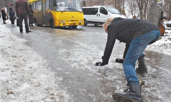 В Киеве из-за гололеда ввели оперативное положение для общественного транспорта