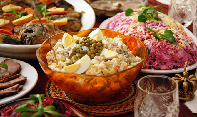 Новогодний стол обойдется украинцам в среднем в 1706 гривен