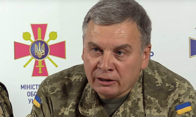 Глава комитета Рады опроверг информацию о выражении недоверия министру обороны
