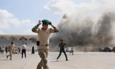 При атаке на аэропорт в Йемене погибли 26 человек