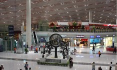 Житель США три месяца провел в аэропорту, «спасаясь» от COVID-19