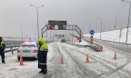 Крымский мост впервые в истории перекрыли из-за снегопада