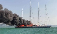 Элитная яхта, некогда принадлежавшая владельцу Adidas, загорелась и затонула в Малайзии