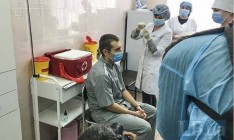 В Украине стартовала вакцинация – сделали первые COVID-вакцины