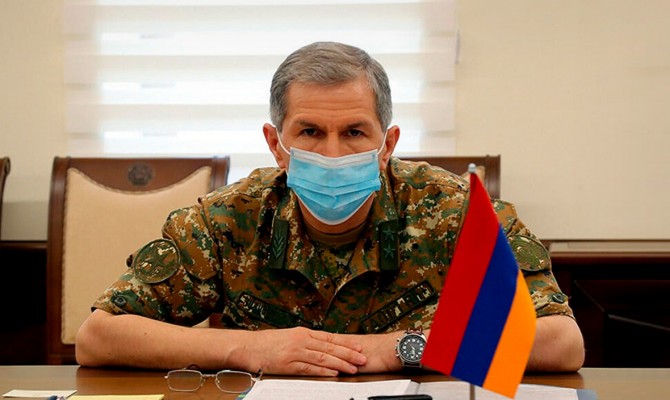 Правительство Армении уволило главу Генштаба без согласия президента