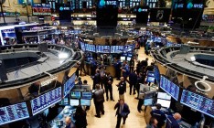 Стоимость акций на биржах мира превысила ВВП планеты