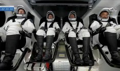 Ракета с экипажем корабля Crew Dragon стартовала к МКС