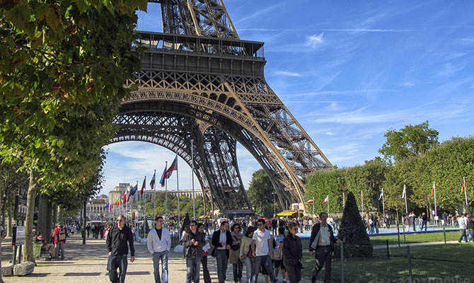 Франция скоро начнет пускать иностранных туристов