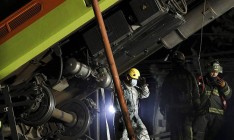 Число жертв обрушения метромоста в Мехико продолжает расти