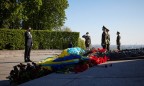 Зеленский возложил цветы к Вечному огню в Киеве