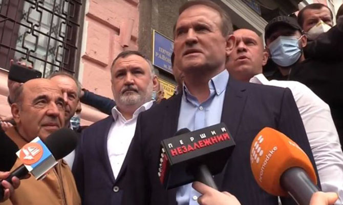 Медведчука взяли под круглосуточный домашний арест