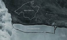 От Антарктиды откололся самый большой в мире айсберг
