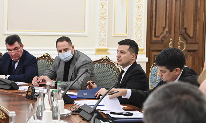 Зеленский поручил СНБО провести закрытое совещание по санкциям США против граждан Украины